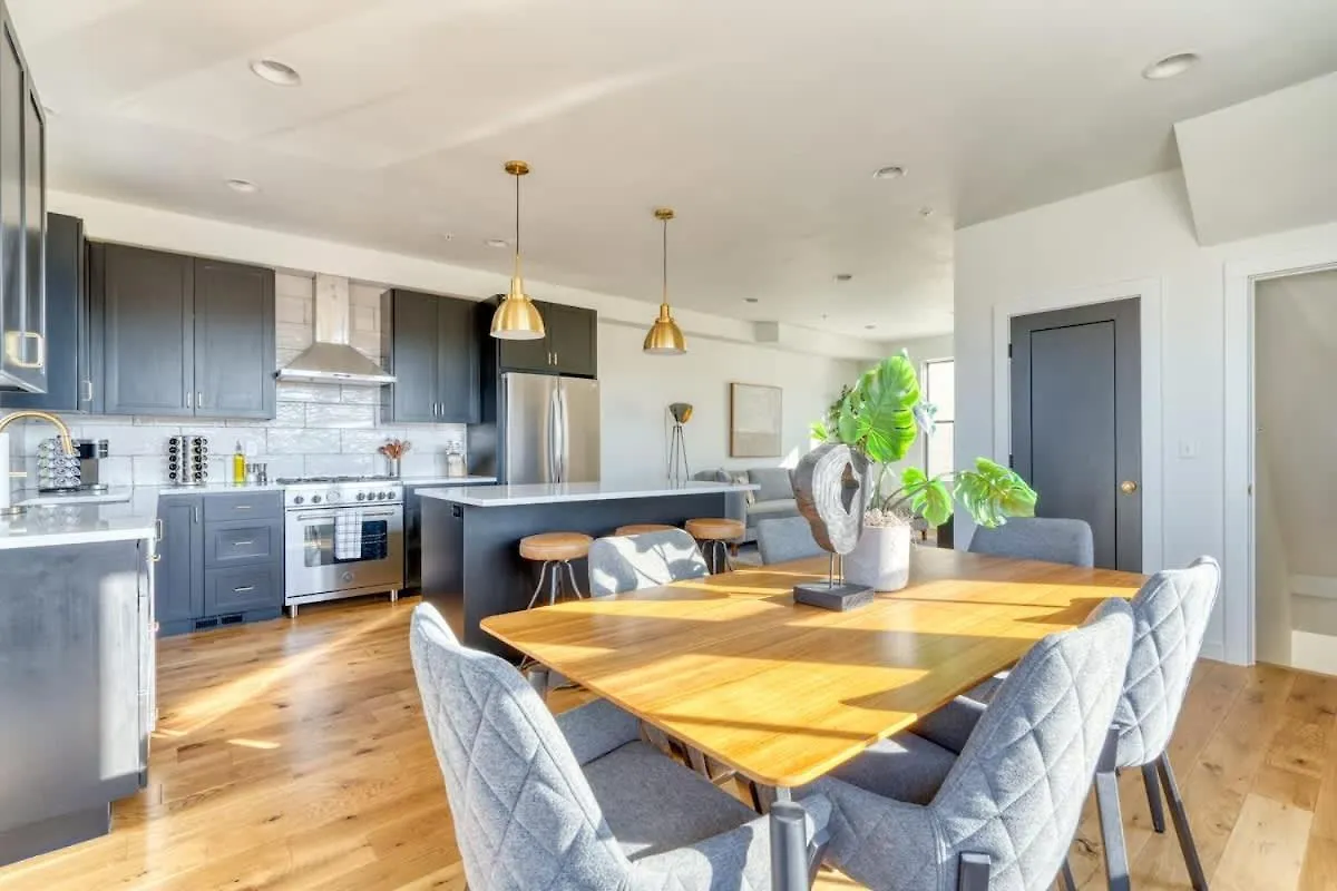 Stay Portland - The Perfect Portland Escape 0*,  United States